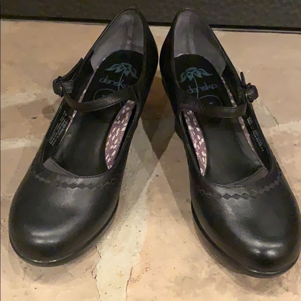 Dansko Mary Jane Shoes like new 🌹 offers Welcomed